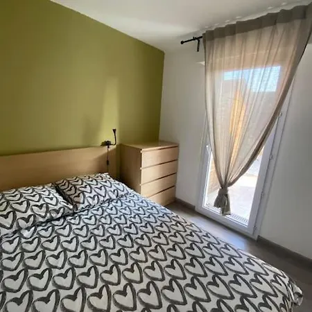 Appt 2 Pieces Port - Mega Terrasse + Garage Apartment *