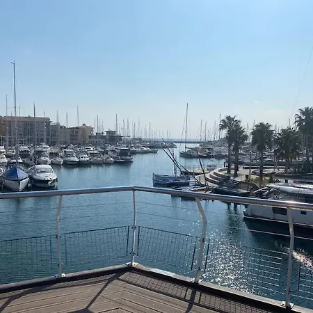 Appt 2 Pieces Port - Mega Terrasse + Garage *