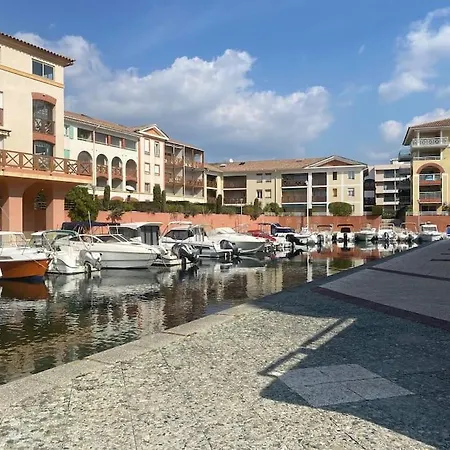 Appt 2 Pieces Port - Mega Terrasse + Garage Apartment *