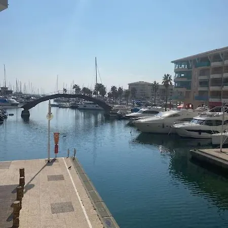 Appt 2 Pieces Port - Mega Terrasse + Garage Apartment *